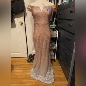 Pre-Owned Women’s Size 4 AQUA FORMAL Sequence Evening Dress W/ Some Flaws